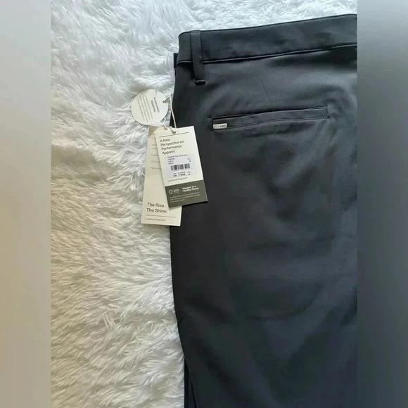 Vuori cascada tech chino pant Long 32" - Picture 5 of 5